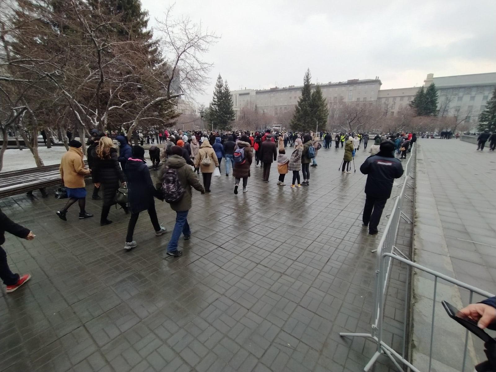 Фото «Пришли 800 человек»: 10 фото с несанкционированного митинга в центре Новосибирска 2