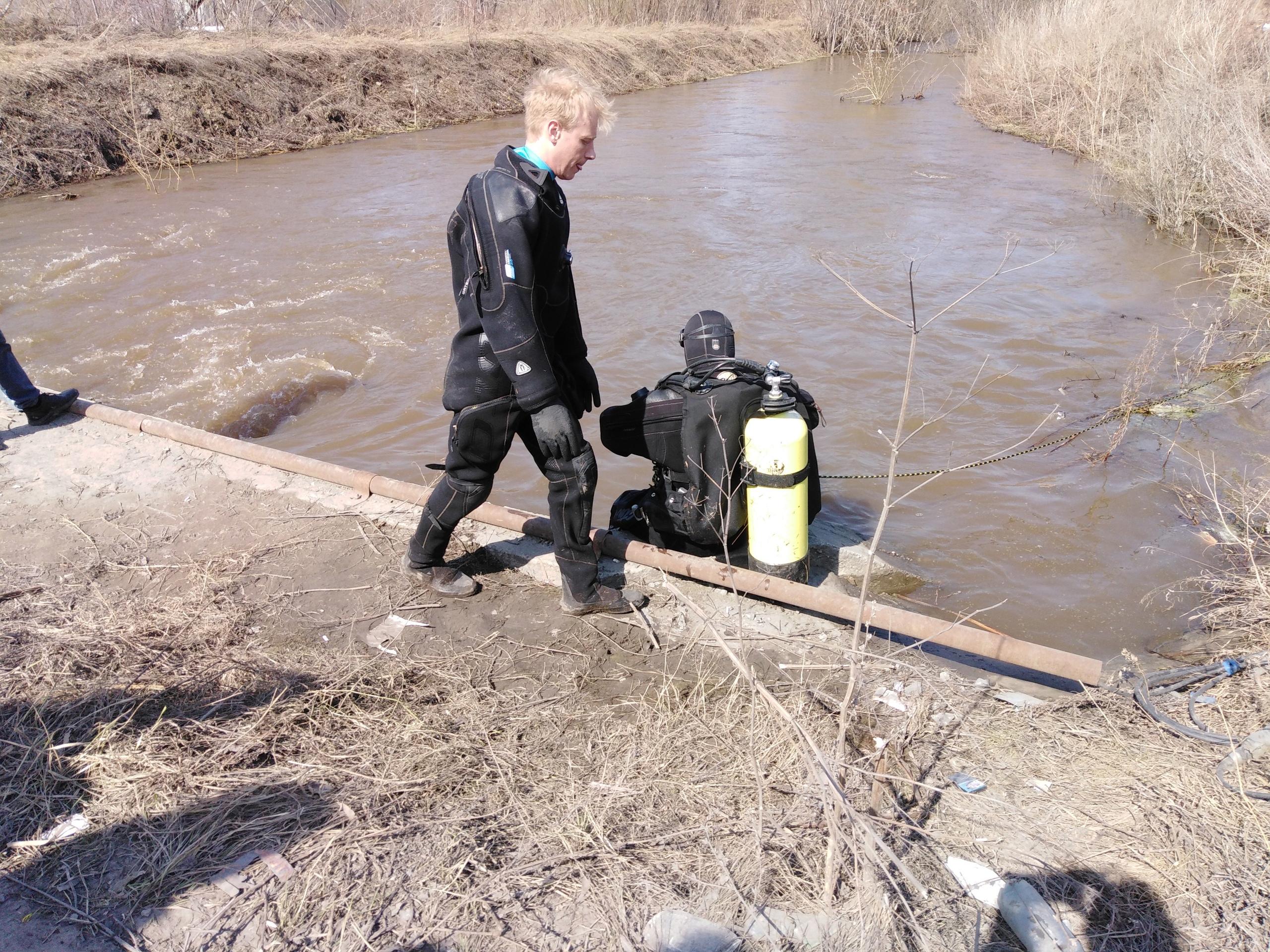 Поиск утонувшей. В Новосибирске утонул мальчик. В Оби нашли тело утонувшего мальчика.