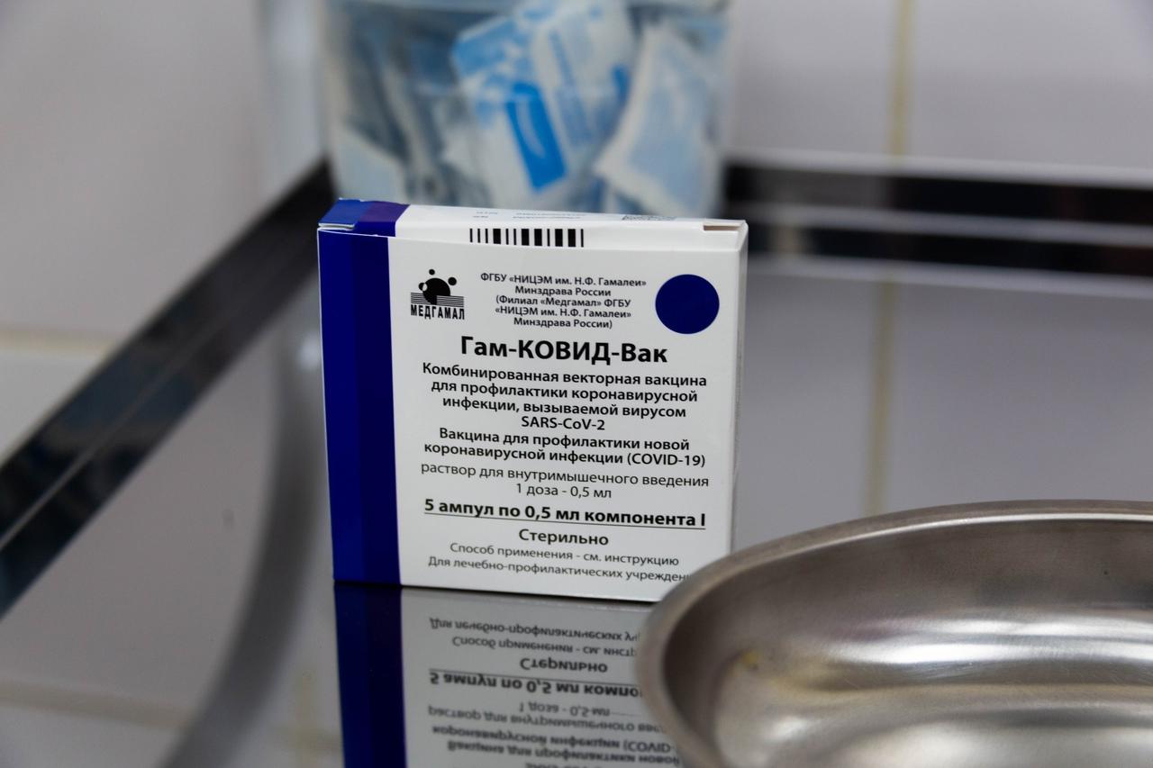 Фото В Новосибирске в ТРЦ «СанСити» впервые открыли пункт вакцинации от COVID-19 4