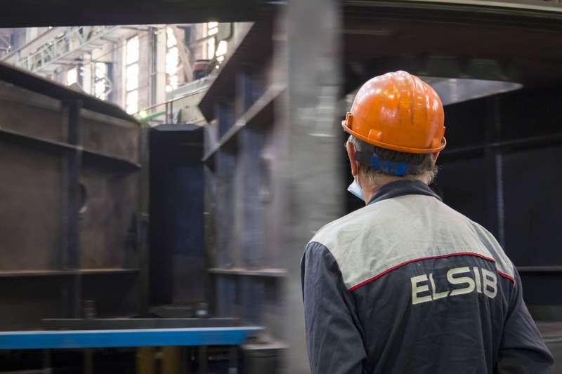 Фото Новосибирский завод «ЭЛСИБ» увеличивает не только выручку, но и зарплату персоналу 5