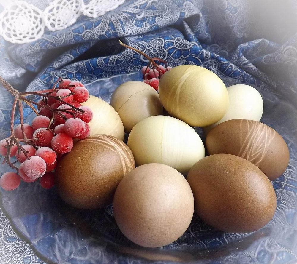 Фото Забудьте о наклейках: дизайнеры назвали самые модные цвета для яиц на Пасху-2022 6