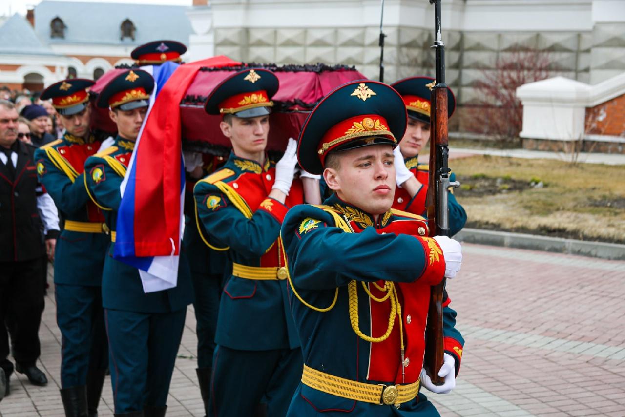 Фото В Бердске похоронили погибшего на Украине 24-летнего лейтенанта Прощалыгина 5