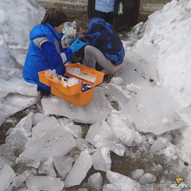Фото Льдины-убийцы: почему снег падает на голову жителям Новосибирска и кто за это должен отвечать 2