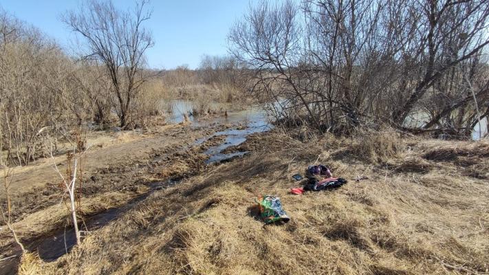 Фото Спасатели ищут тело утонувшей под Новосибирском 12-летней девочки 3