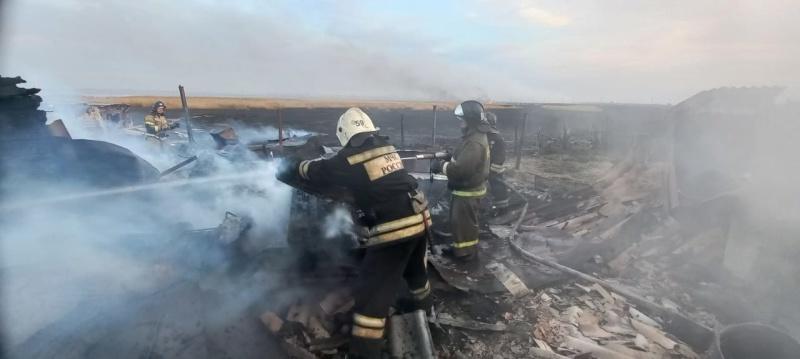 Фото Более 400 пожаров возникли за сутки в Новосибирской области 2