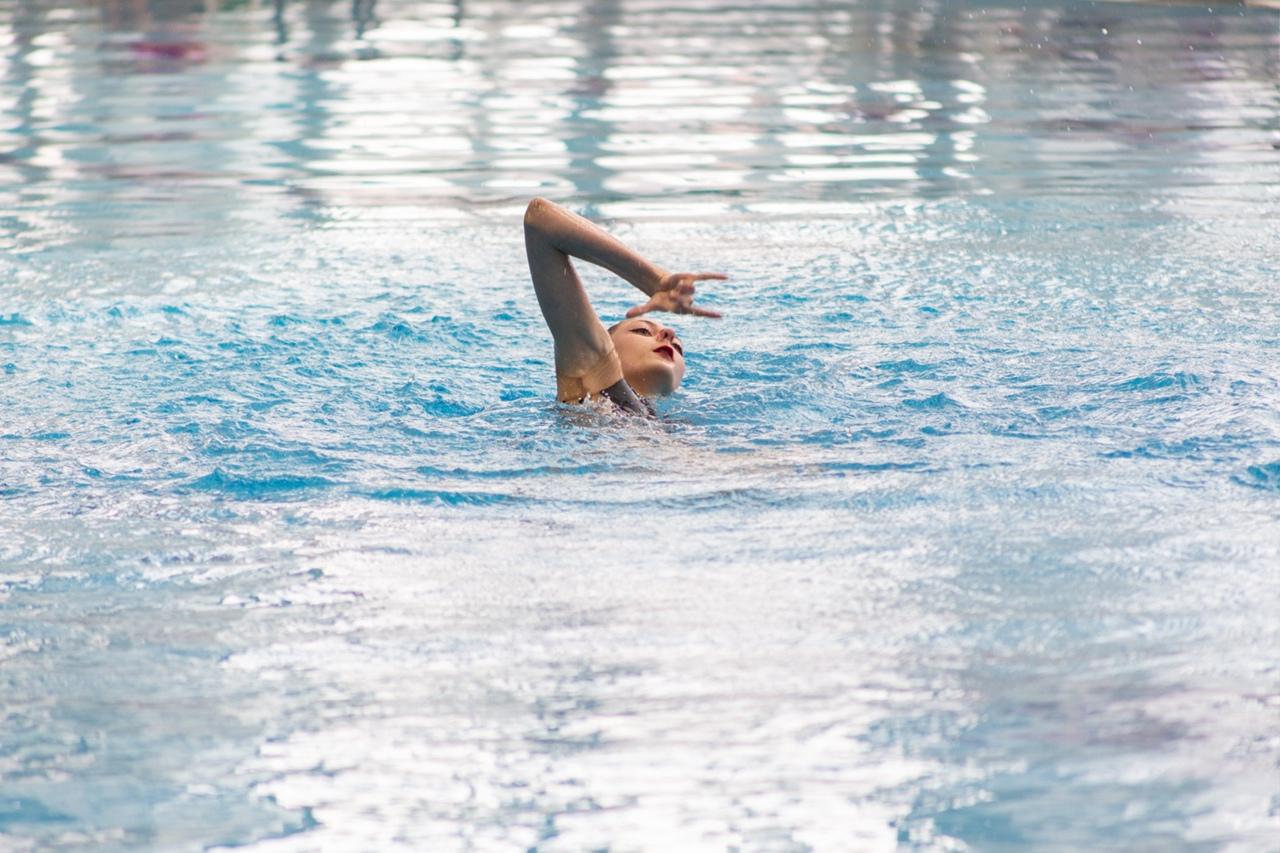 Фото Море эмоций и брызг: в Новосибирске прошли соревнования по синхронному плаванию 3