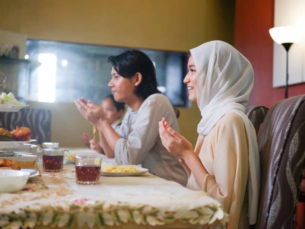 Фото Священный месяц Рамадан у мусульман: сколько длится в 2022 году и почему запрещено принимать пищу днём 3