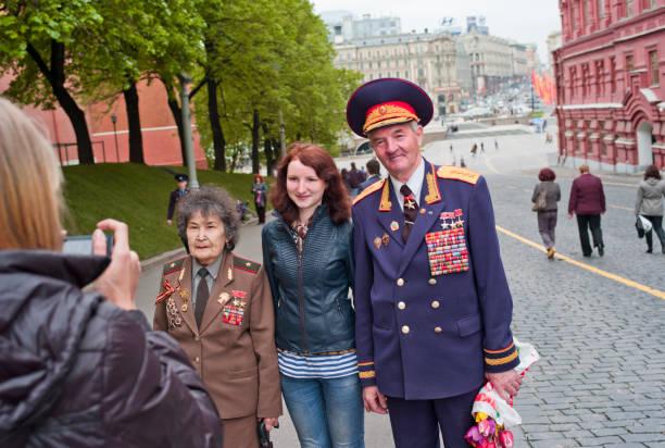 Фото По 10 000 рублей к празднику: кто из пенсионеров получит выплату ко Дню Победы в 2022 году 2