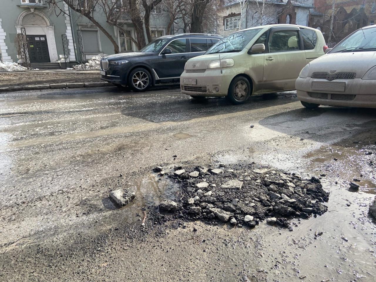 Фото «Даже для портала в ад это перебор»: почему смыло дороги в Новосибирске и когда их починят 10