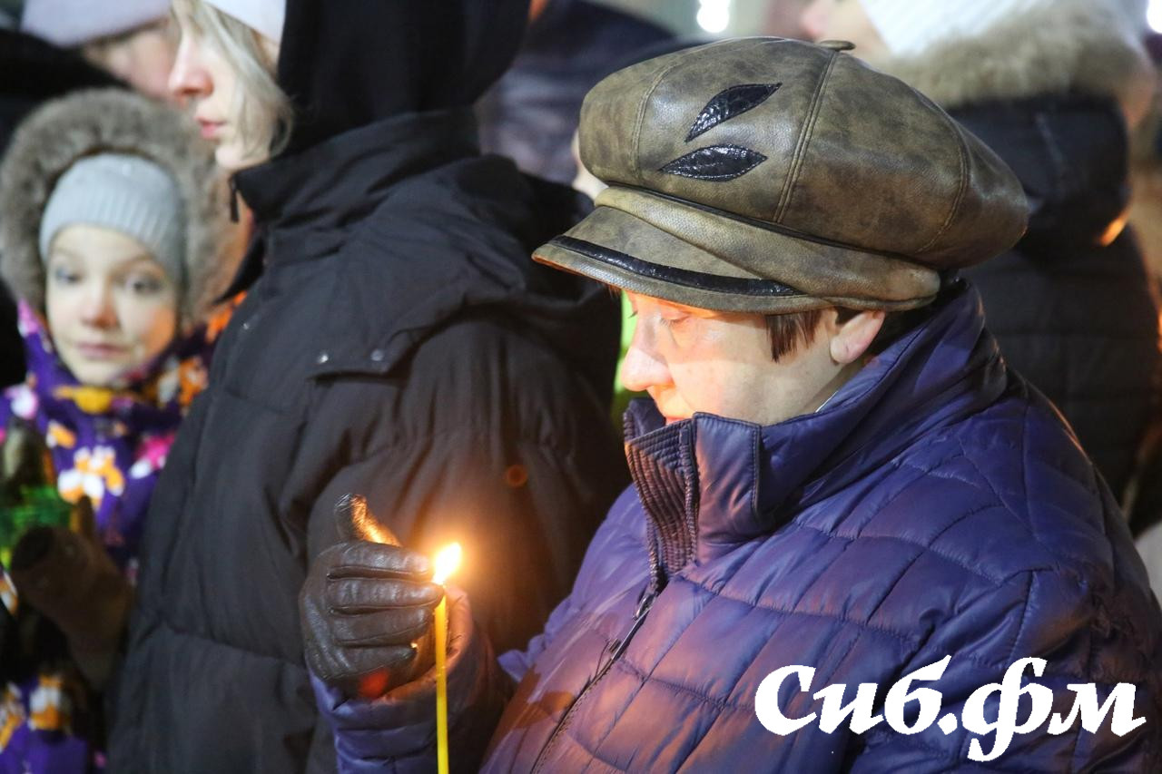 Фото В Новосибирске прошло Пасхальное богослужение на Светлое Христово Воскресение: фотоотчёт 13