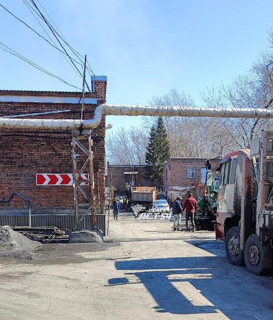 Фото В Новосибирске опубликованы фото погони за КамАЗом на Димитровском мосту 3