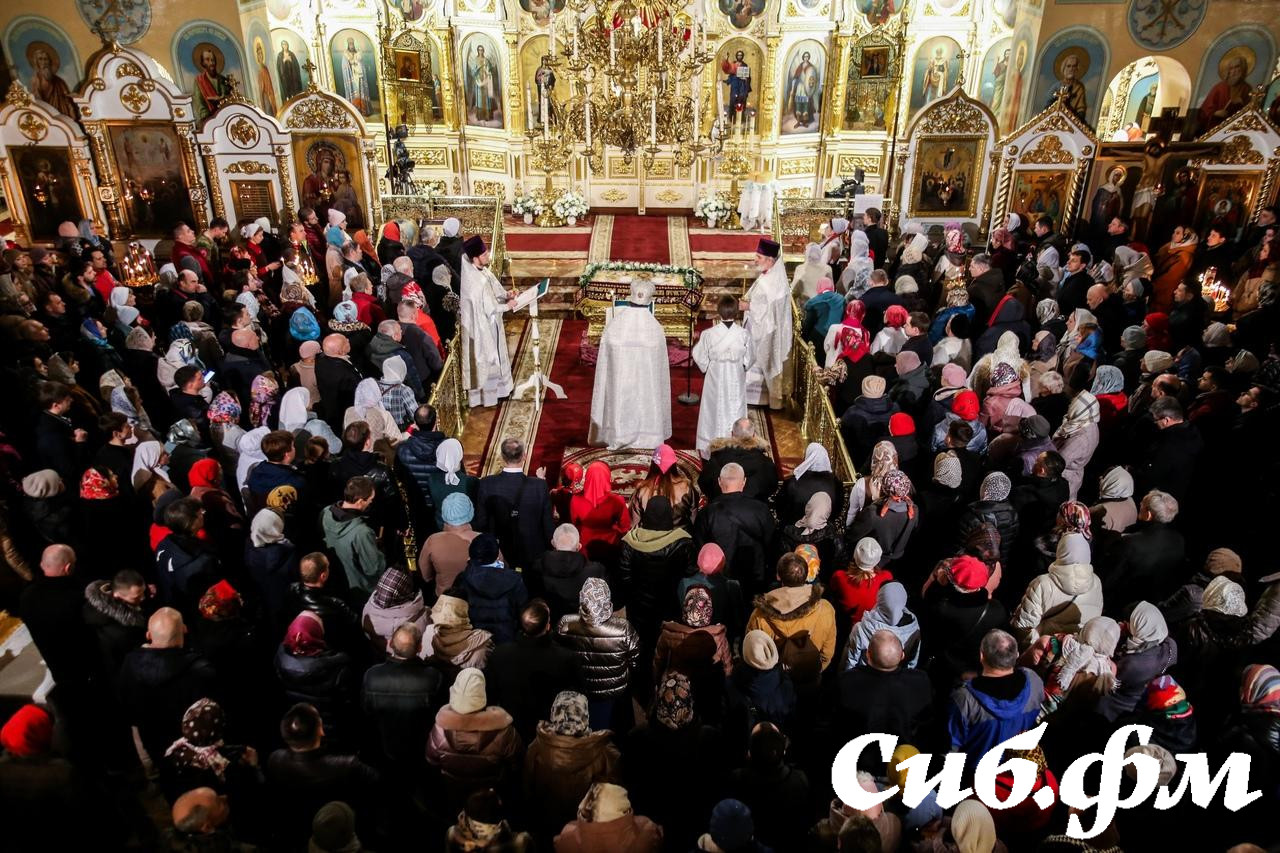 Фото В Новосибирске прошло Пасхальное богослужение на Светлое Христово Воскресение: фотоотчёт 3