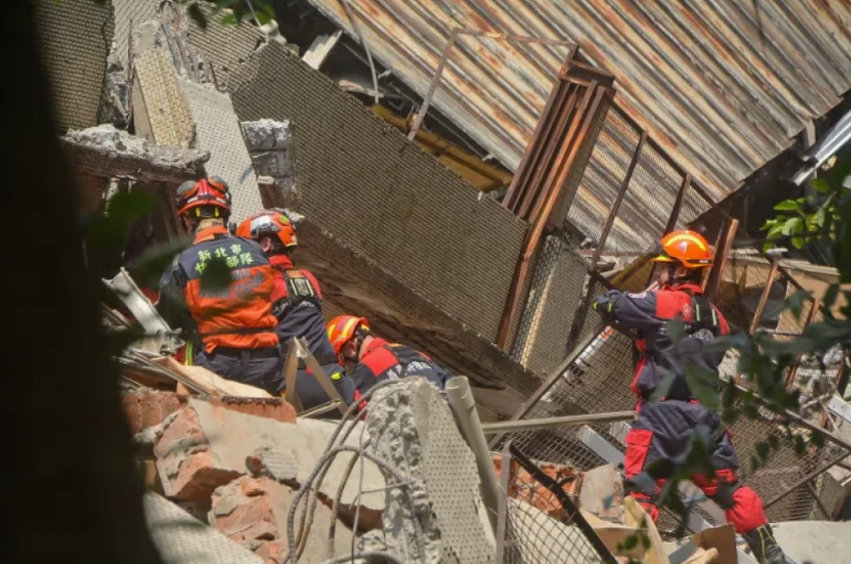 Фото Мощнейшее за 25 лет землетрясение произошло в Тайване: 10 фото разрушений 7