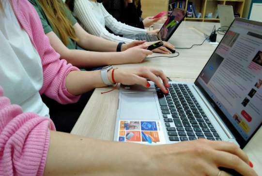 Фото «Заминированный» автобус, запутавшийся троллейбус и сбитый пешеход: главное в Новосибирске 8 апреля 3 - Сиб.ФМ Фото «Заминированный» автобус, запутавшийся троллейбус и сбитый пешеход: главное в Новосибирске 8 апреля 3