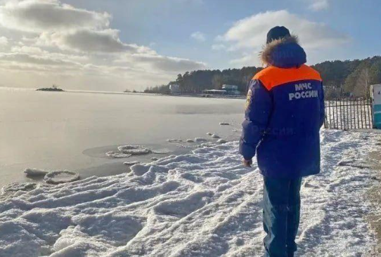 Фото Гибель рыбака и дворника, вода с инфекциями, контрабандные смартфоны: главное в Новосибирске 11 апреля 3 - Сиб.ФМ Фото Гибель рыбака и дворника, вода с инфекциями, контрабандные смартфоны: главное в Новосибирске 11 апреля 3