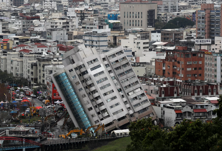 Фото Мощнейшее за 25 лет землетрясение произошло в Тайване: 10 фото разрушений 6