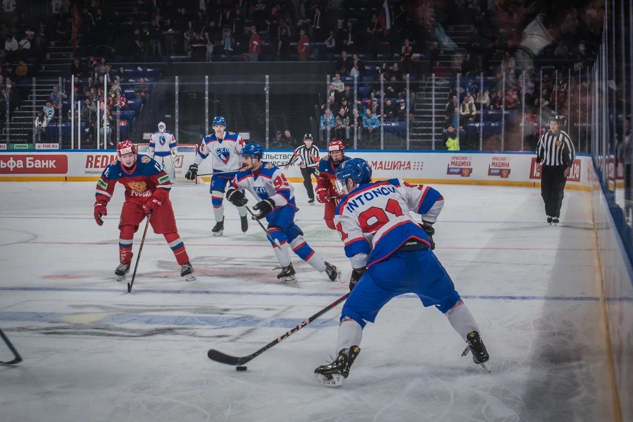 Фото В Новосибирске прошел первый день международного турнира по хоккею среди молодежи. Фоторепортаж 10