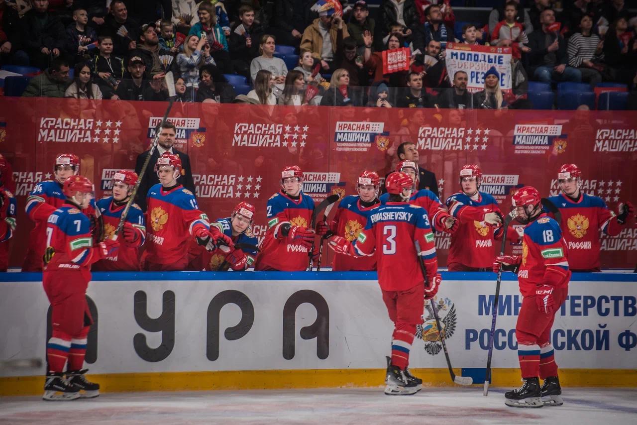 Фото В Новосибирске прошел первый день международного турнира по хоккею среди молодежи. Фоторепортаж 13