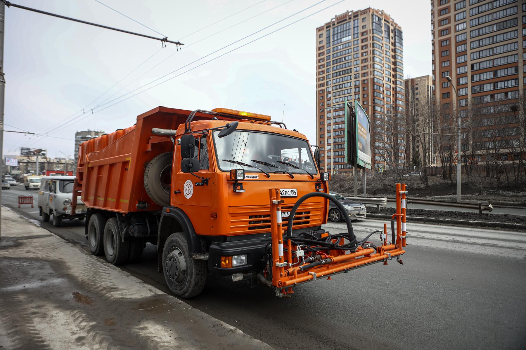 Фото Новосибирск начали чистить после зимы 2