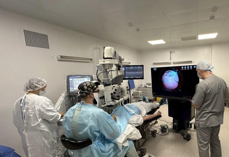 Фото В Новосибирске клинику офтальмохирургии оснастили новым оборудованием 2