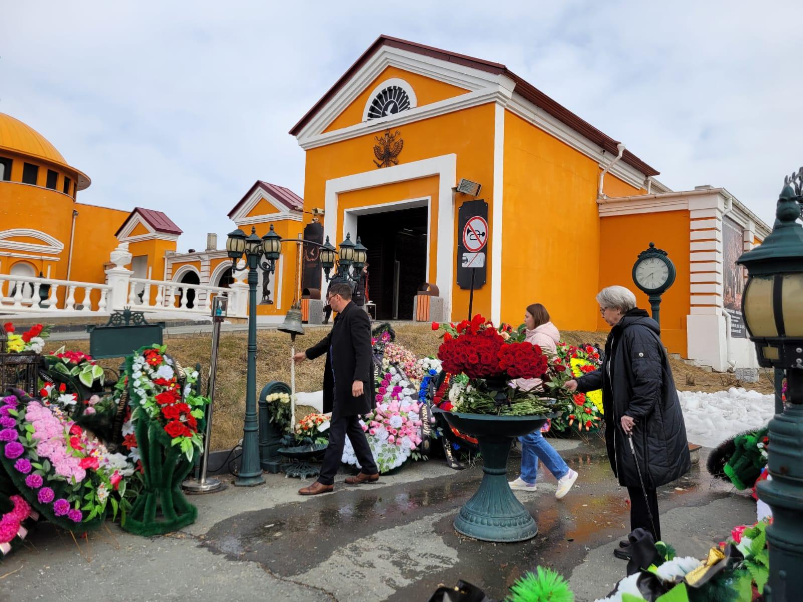 Фото «Спас беременную и умер»: в Новосибирске похоронили погибшего при теракте в «Крокусе» Григория Будько 3