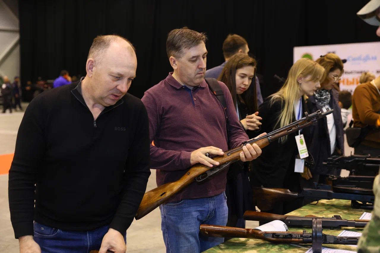 Фото Оружие и квадроциклы. В Новосибирске показали оборудование и технику для охоты на выставке в «Экспоцентре» 5