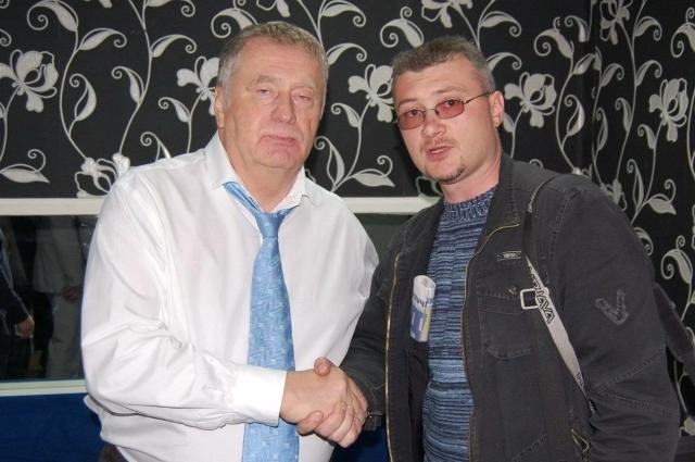 Фото Жириновскому исполнилось бы 79 лет. Новосибирск вспоминает визиты самого эпатажного политика РФ 5 - Сиб.ФМ Фото Жириновскому исполнилось бы 79 лет. Новосибирск вспоминает визиты самого эпатажного политика РФ 5