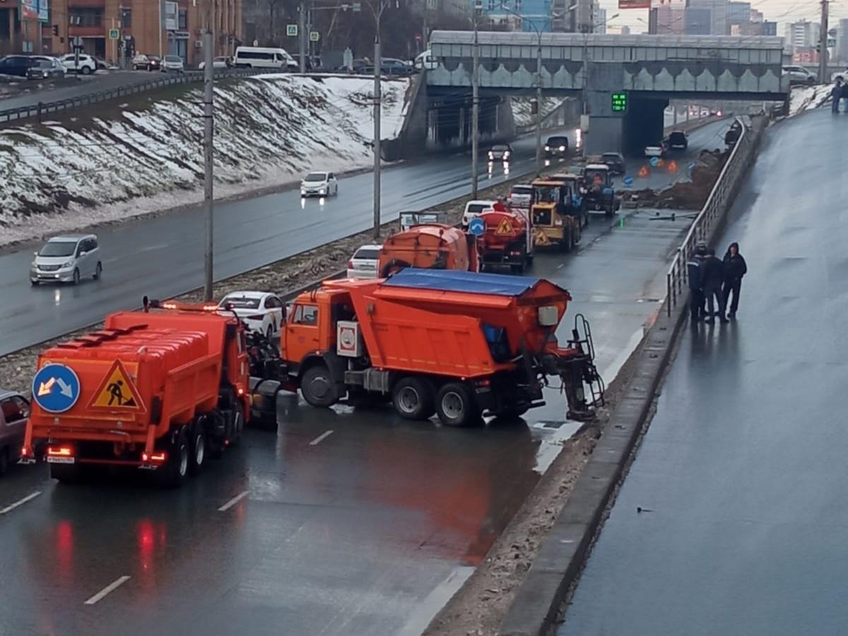 Фото В Новосибирске опубликованы кадры обрушения подпорной стены на Ипподромской магистрали 2