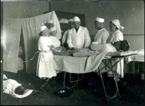 Фото Массовый митинг и эшелоны с войсками. В Новосибирске госархив опубликовал кадры помощи фронту в СССР 3 - Сиб.ФМ Фото Массовый митинг и эшелоны с войсками. В Новосибирске госархив опубликовал кадры помощи фронту в СССР 3