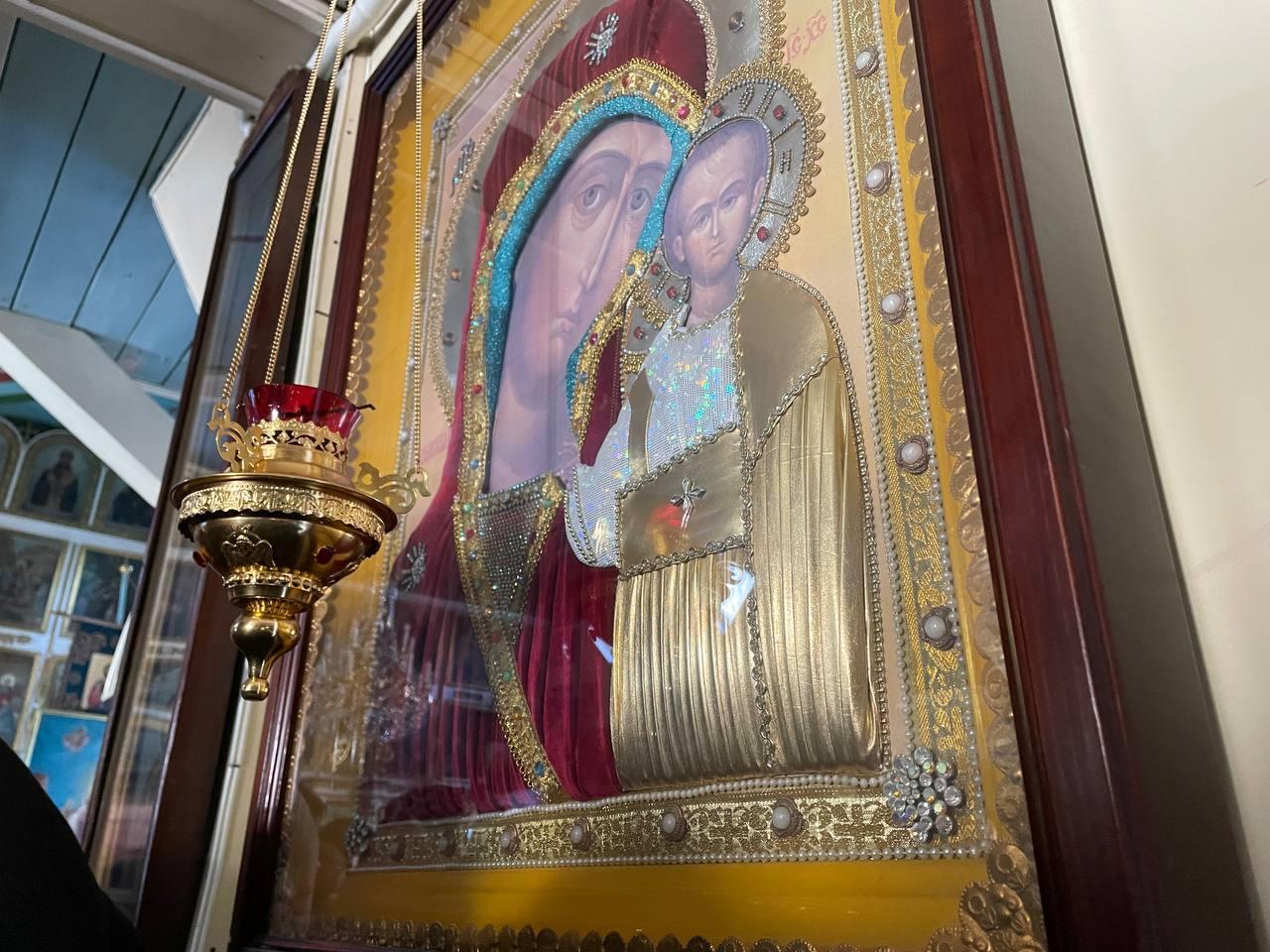 Фото Родители рыдали у гроба. Под Новосибирском простились с 14-летним Платоном, которого две недели искали всей областью 5 - Сиб.ФМ Фото Родители рыдали у гроба. Под Новосибирском простились с 14-летним Платоном, которого две недели искали всей областью 5