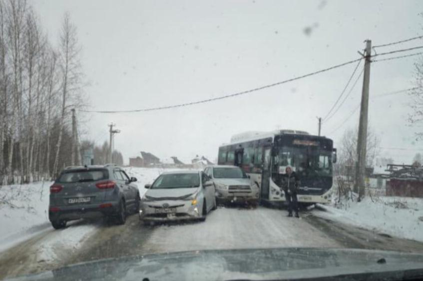 Фото ДТП из-за морозов и гибель под поездом: главные новости Новосибирской области за 19 апреля 2 - Сиб.ФМ Фото ДТП из-за морозов и гибель под поездом: главные новости Новосибирской области за 19 апреля 2