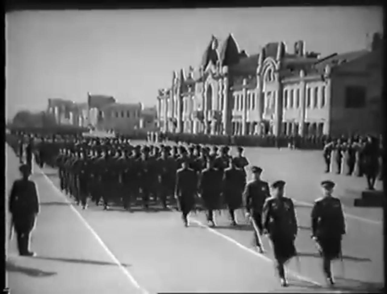 Фото Опубликованы уникальные кадры празднования Первомая в СССР в Новосибирске 4 - Сиб.ФМ Фото Опубликованы уникальные кадры празднования Первомая в СССР в Новосибирске 4