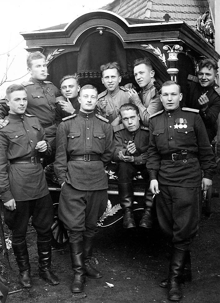 Фото Дошел до Берлина и дожил почти до 100 лет. В Новосибирске опубликованы секретные данные фронтовика Яковлева 2 - Сиб.ФМ Фото Дошел до Берлина и дожил почти до 100 лет. В Новосибирске опубликованы секретные данные фронтовика Яковлева 2