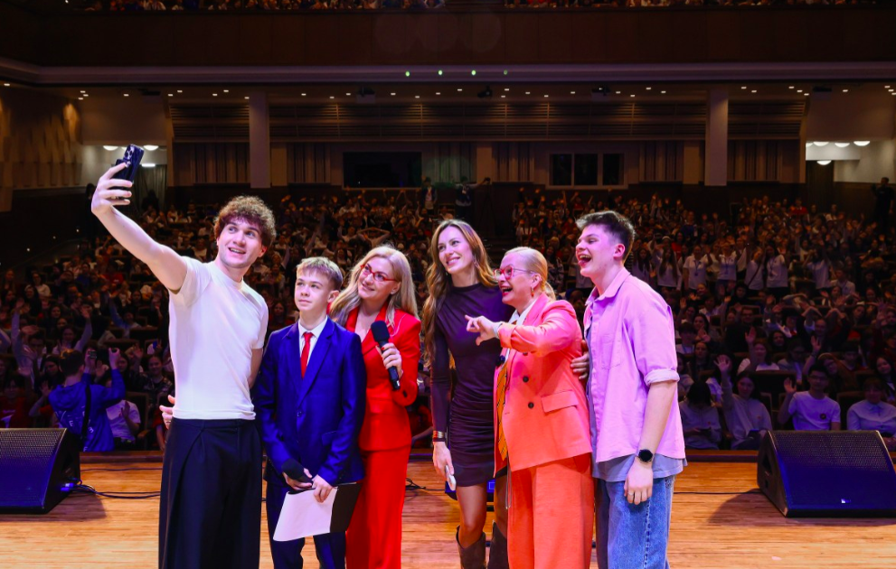 Фото «Голос поколения Z». Популярные блогеры Никишева, Голик и Савочкин поделились секретами успеха на форуме «Медиапритяжение. Новосибирь 2.0» 7