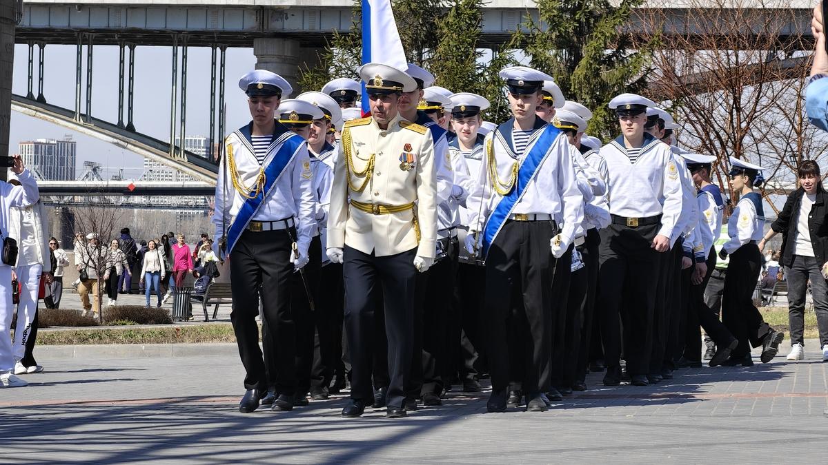 Фото По Оби пошли суда: в Новосибирске торжественно открыли навигацию – 32 ярких кадра 11