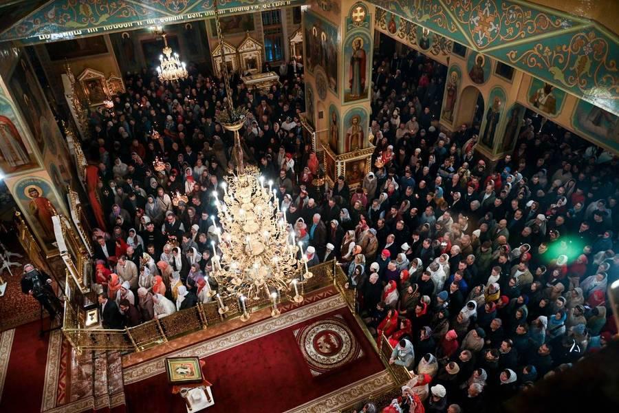 Фото Новосибирск встретил Пасху: 22 кадра с праздничного богослужения в Вознесенском соборе 15 - Сиб.ФМ Фото Новосибирск встретил Пасху: 22 кадра с праздничного богослужения в Вознесенском соборе 15