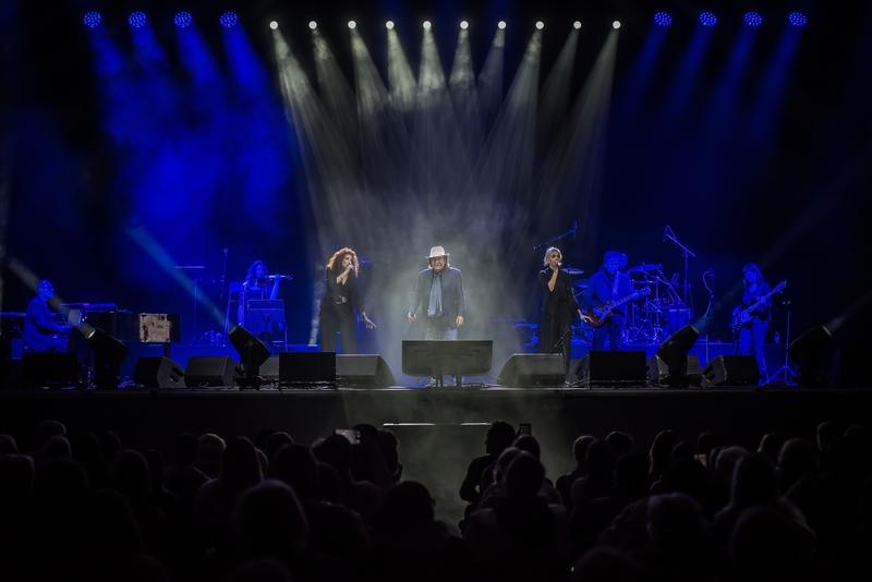 Фото Итальянский исполнитель хита «Феличита» Аль Бана дал первый концерт в Новосибирске - 30 ярких кадров 30