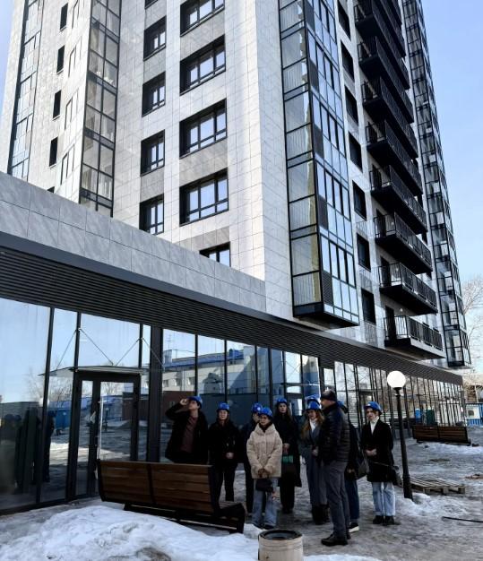 Фото Будущие строители посетили ЖК «САЛЮТ»: практический опыт и взгляд в профессию 3 - Сиб.ФМ Фото Будущие строители посетили ЖК «САЛЮТ»: практический опыт и взгляд в профессию 3