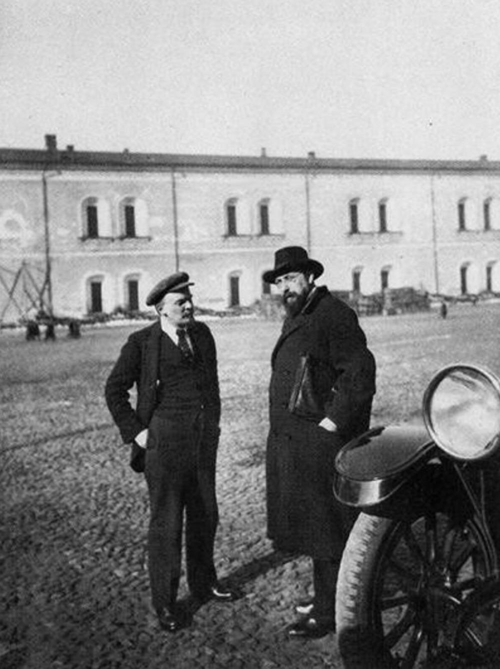 Фото В Новосибирске опубликованы кадры Ленина в годовщину его возвращения из ссылки 4