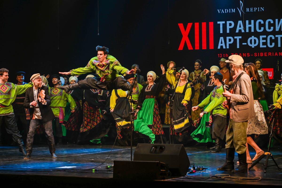 Фото XIII Транссибирский Арт-фестиваль продолжает радовать новосибирцев концертами: яркие кадры выступлений 15