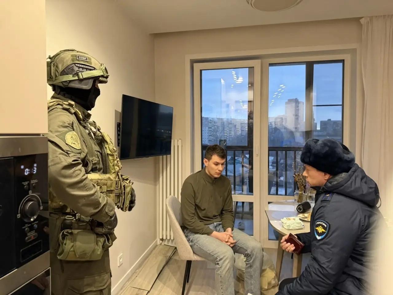 Фото В Новосибирске за мошенничество на 11 млн задержали юристов «Воин вправе» — появились кадры задержания 4