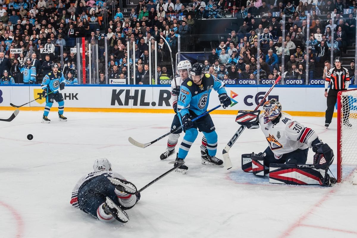 Фото ХК «Сибирь» завершила сезон после серии поражений: 50 кадров побед и провалов команды 30