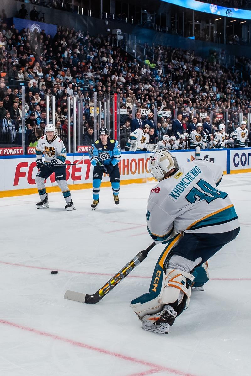 Фото ХК «Сибирь» завершила сезон после серии поражений: 50 кадров побед и провалов команды 48