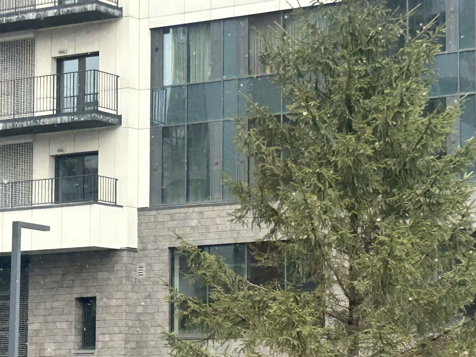 Фото В Новосибирск снова вернулся снег 2