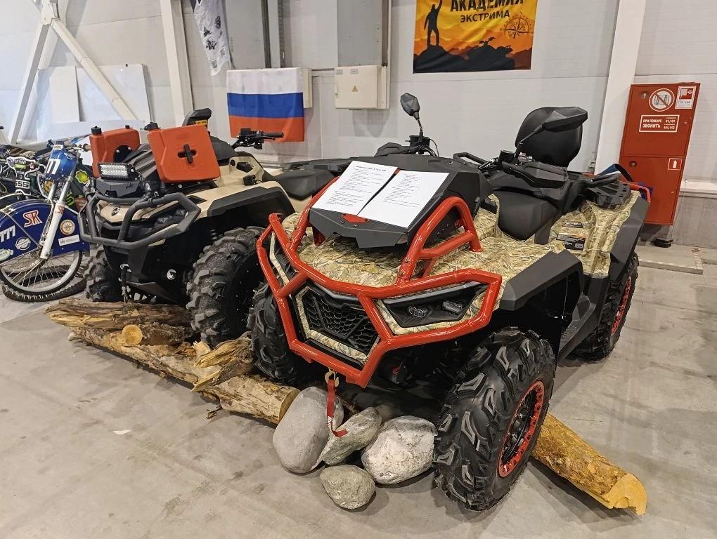 Фото «Стальной характер и снежный драйв»: вездеходная мощь захватила «Новосибирск-Экспоцентр» 4