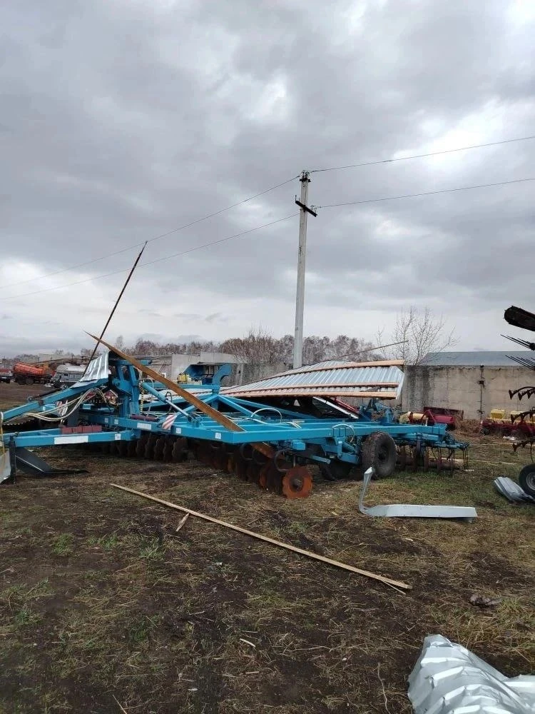 Фото Мощный ураган прошёлся в Новосибирской области: страшные кадры разрушений 5