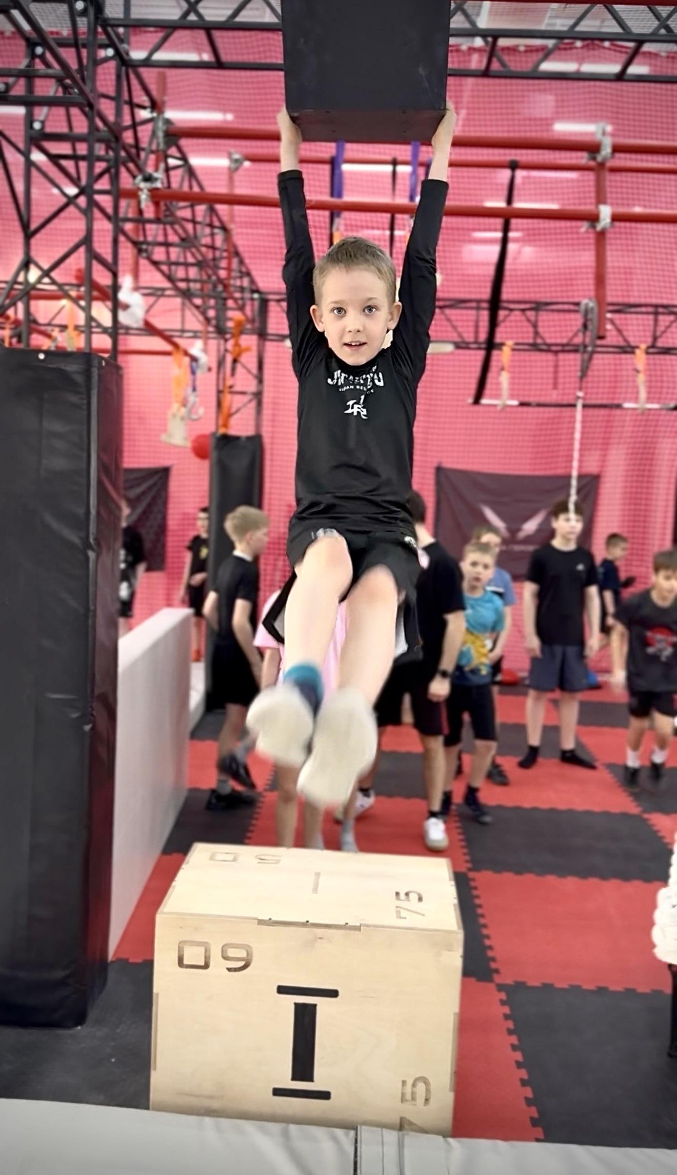 Фото Тренировка по ниндзя-спорту прошла в новосибирском спортклубе FERMA 4