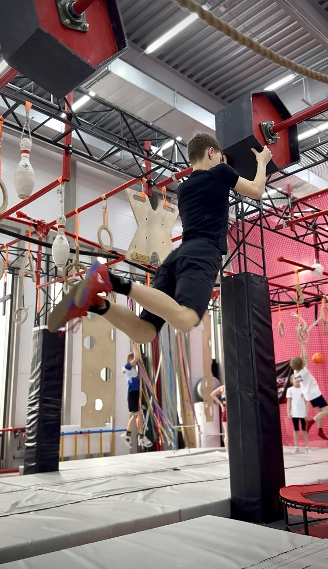 Фото Тренировка по ниндзя-спорту прошла в новосибирском спортклубе FERMA 6