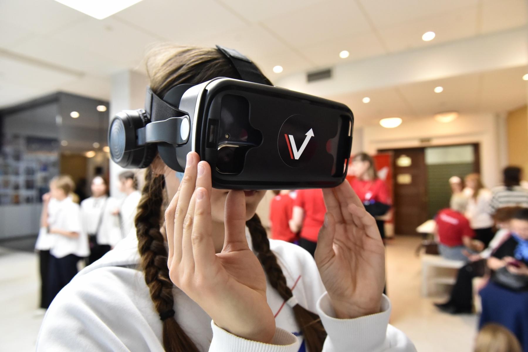 Фото Блогер «Окститесь», звёзды ТВ и свыше тысячи участников. В Новосибирске проходит грандиозный молодёжный форум «МЕДИАПРИТЯЖЕНИЕ: НОВОСИБИРЬ 2.0» 20