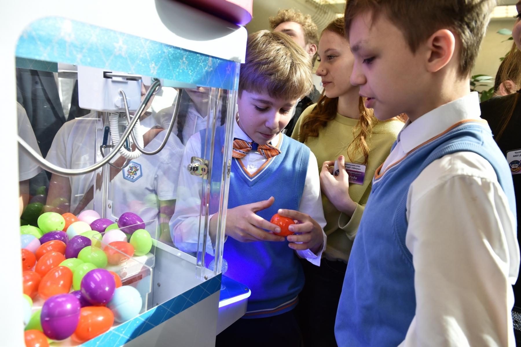 Фото Блогер «Окститесь», звёзды ТВ и свыше тысячи участников. В Новосибирске проходит грандиозный молодёжный форум «МЕДИАПРИТЯЖЕНИЕ: НОВОСИБИРЬ 2.0» 16